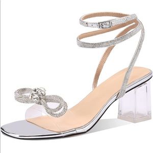 Silver Bow Heels Size 7 Never Worn